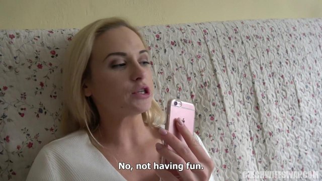 Застукал голую сестру в ванне и дал ей подрочить свой крепкий ствол #3