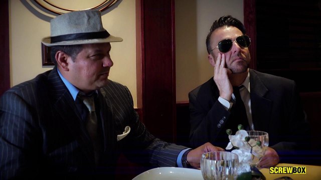 Парень заставил любовницу полизать ему очко, а затем грубо трахнул в лохматку #1