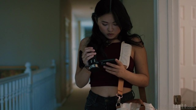 Эти две похотливые бабы делят ствол как профи, и это чертовски круто #1