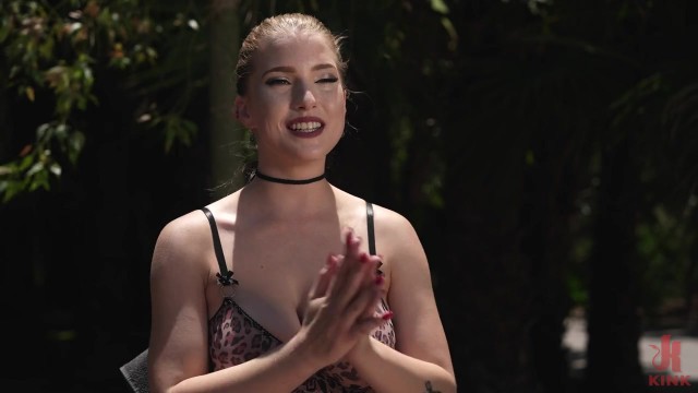 Шибари и пытки для любительницы гулять по тропическому лесу #1